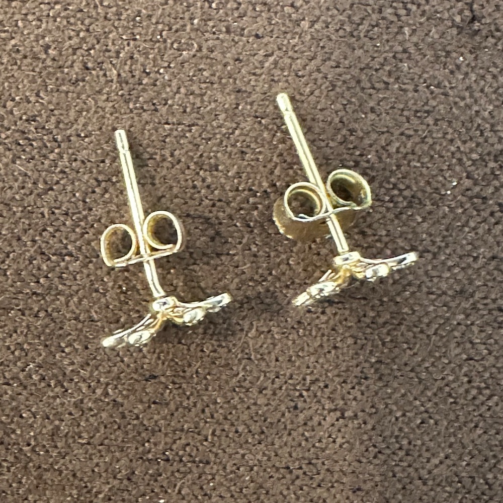 Sydney Evan Daisy Stud Earrings - Picture 7 of 11